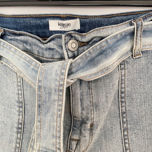 KENSIE Women moon washed stretch jeans with belt size 10/30 - Picture 3 of 9